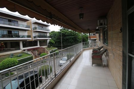 Apartamento à venda com 142m², 3 quartos e 3 vagasVaranda