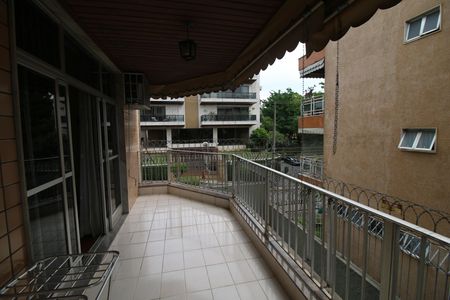 Apartamento à venda com 142m², 3 quartos e 3 vagasVaranda
