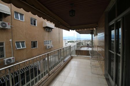 Apartamento à venda com 142m², 3 quartos e 3 vagasVaranda