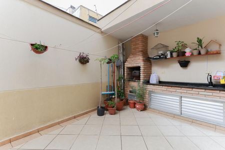 Casa à venda com 168m², 3 quartos e 4 vagas Casa à venda com 168m², 3 quartos e 4 vagasÁrea de lazer e quintal