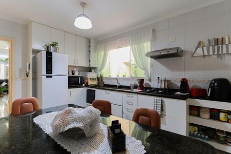 Casa à venda com 168m², 3 quartos e 4 vagas Casa à venda com 168m², 3 quartos e 4 vagasCozinha