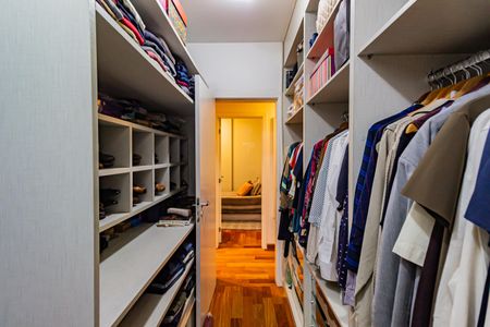 Apartamento à venda com 178m², 5 quartos e 3 vagasCloset da suíte 1