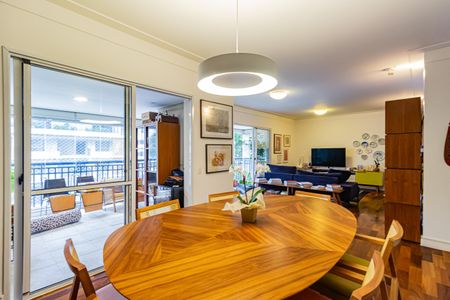 Apartamento à venda com 178m², 5 quartos e 3 vagasSala