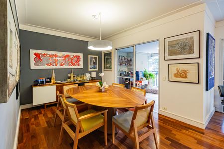 Apartamento à venda com 178m², 5 quartos e 3 vagasSala