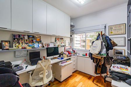 Apartamento à venda com 178m², 5 quartos e 3 vagasQuarto