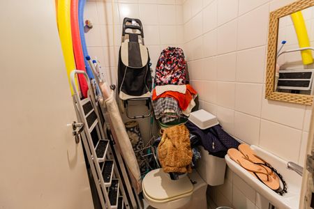Apartamento à venda com 178m², 5 quartos e 3 vagasBanheiro de serviço