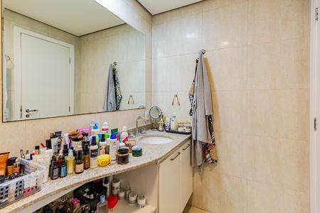 Apartamento à venda com 178m², 5 quartos e 3 vagasBanheiro da Suíte 1