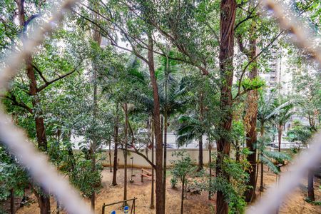 Apartamento à venda com 178m², 5 quartos e 3 vagasVista da Suíte 2