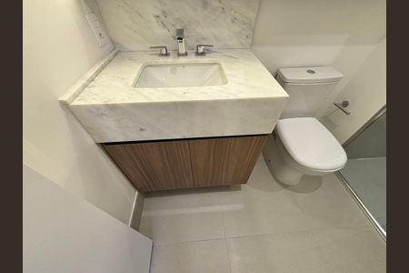 Apartamento para alugar com 35m², 1 quarto e sem vaga Apartamento para alugar com 35m², 1 quarto e sem vagaBanheiro da Suíte