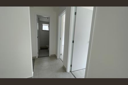 Corredor de apartamento para alugar com 2 quartos, 50m² em Jardim Gramacho, Duque de Caxias