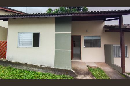 Casa de condomínio para alugar com 50m², 2 quartos e 1 vaga Casa de condomínio para alugar com 50m², 2 quartos e 1 vagaFachada