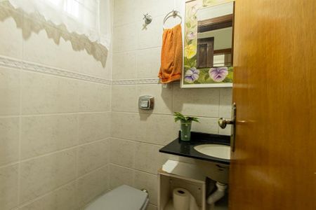 Casa à venda com 180m², 3 quartos e 3 vagas Casa à venda com 180m², 3 quartos e 3 vagasLavabo