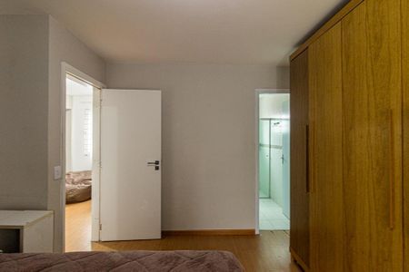 Casa à venda com 180m², 3 quartos e 3 vagas Casa à venda com 180m², 3 quartos e 3 vagasQuarto 2 Suite