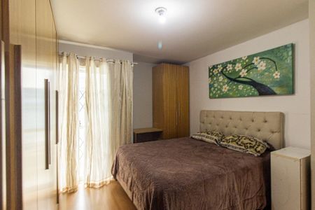 Casa à venda com 180m², 3 quartos e 3 vagas Casa à venda com 180m², 3 quartos e 3 vagasQuarto 2 Suite