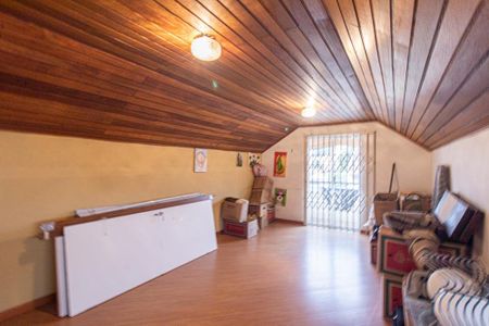 Casa à venda com 180m², 3 quartos e 3 vagas Casa à venda com 180m², 3 quartos e 3 vagasÁtico