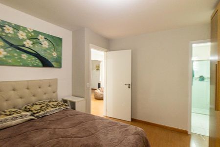 Casa à venda com 180m², 3 quartos e 3 vagas Casa à venda com 180m², 3 quartos e 3 vagasQuarto 2 Suite