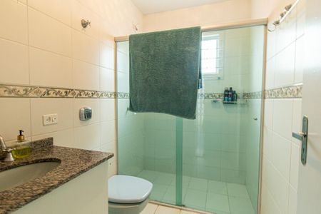 Casa à venda com 180m², 3 quartos e 3 vagas Casa à venda com 180m², 3 quartos e 3 vagasBanheiro da Suite