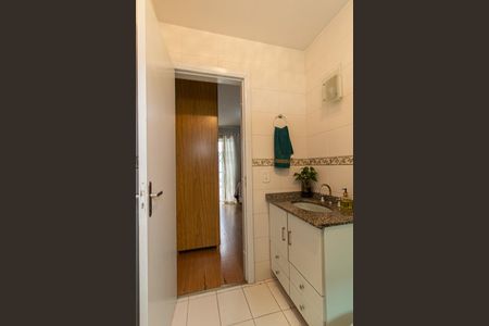 Casa à venda com 180m², 3 quartos e 3 vagas Casa à venda com 180m², 3 quartos e 3 vagasBanheiro da Suite