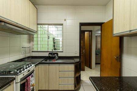 Casa à venda com 180m², 3 quartos e 3 vagas Casa à venda com 180m², 3 quartos e 3 vagasCozinha