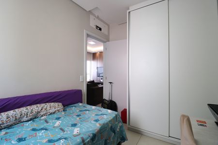Quarto 1 de apartamento para alugar com 2 quartos, 55m² em Jardim Holanda, Uberlândia