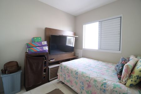 Quarto 2 - Suíte de apartamento para alugar com 2 quartos, 55m² em Jardim Holanda, Uberlândia