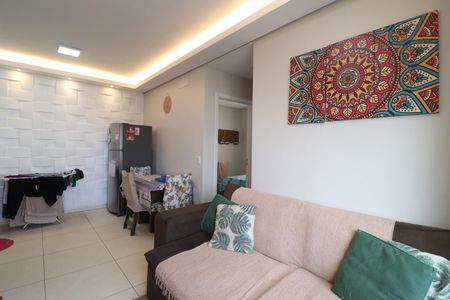 Sala de apartamento para alugar com 2 quartos, 55m² em Jardim Holanda, Uberlândia