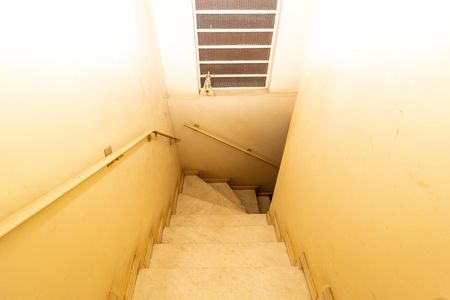 Escada de casa à venda com 5 quartos, 198m² em Jardim Consorcio, São Paulo