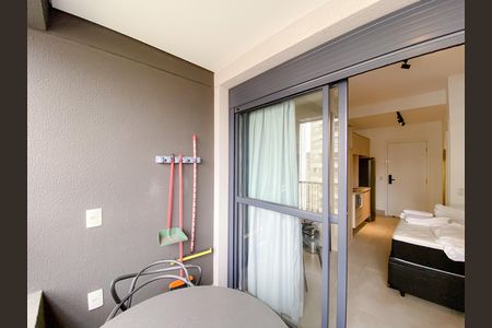 Studio para alugar com 26m², 1 quarto e sem vaga Studio para alugar com 26m², 1 quarto e sem vagaVaranda