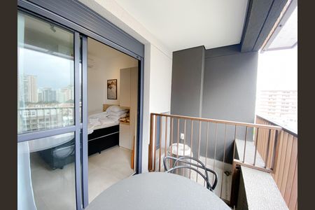 Studio para alugar com 26m², 1 quarto e sem vaga Studio para alugar com 26m², 1 quarto e sem vagaVaranda