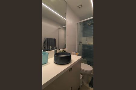 Apartamento para alugar com 178m², 2 quartos e 3 vagas Apartamento para alugar com 178m², 2 quartos e 3 vagasBanheiro da Suíte 2