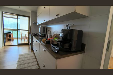 Apartamento para alugar com 178m², 2 quartos e 3 vagas Apartamento para alugar com 178m², 2 quartos e 3 vagasCozinha e Área de Serviço