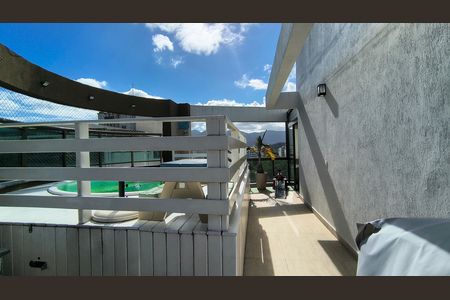 Apartamento para alugar com 178m², 2 quartos e 3 vagas Apartamento para alugar com 178m², 2 quartos e 3 vagasVaranda