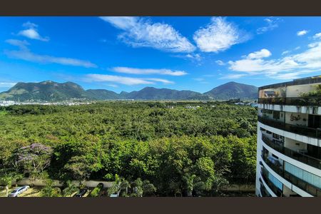 Apartamento para alugar com 178m², 2 quartos e 3 vagas Apartamento para alugar com 178m², 2 quartos e 3 vagasVaranda