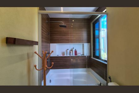 Apartamento para alugar com 178m², 2 quartos e 3 vagas Apartamento para alugar com 178m², 2 quartos e 3 vagasBanheiro da Suíte 1