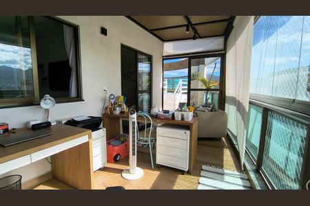 Apartamento para alugar com 178m², 2 quartos e 3 vagas Apartamento para alugar com 178m², 2 quartos e 3 vagasVaranda da Suíte 2