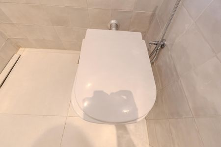 Apartamento à venda com 145m², 3 quartos e 1 vaga Apartamento à venda com 145m², 3 quartos e 1 vagaBanheiro da Suíte 2