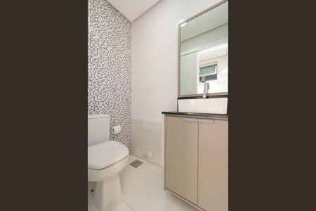 Casa de condomínio à venda com 112m², 3 quartos e 3 vagasBanheiro social