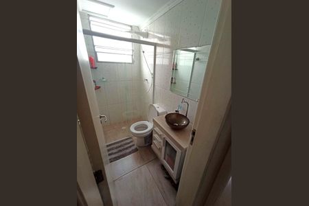 Banheiro de apartamento para alugar com 2 quartos, 46m² em Parque Santa Rosa, Suzano