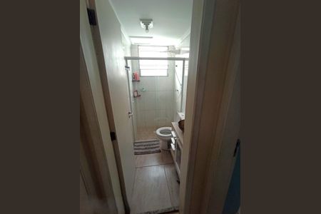 Banheiro de apartamento para alugar com 2 quartos, 46m² em Parque Santa Rosa, Suzano