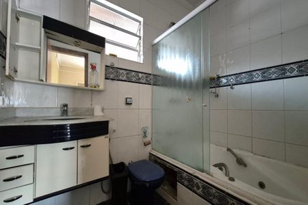 Casa para alugar com 155m², 2 quartos e 1 vaga Casa para alugar com 155m², 2 quartos e 1 vagaBanheiro da Suíte