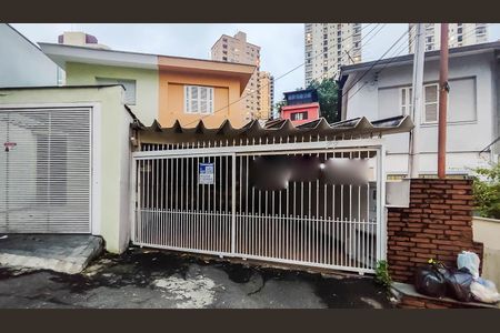 Casa à venda com 116m², 3 quartos e 2 vagas Casa à venda com 116m², 3 quartos e 2 vagasFachada