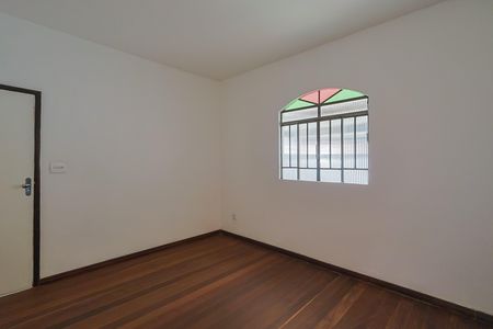 Casa para alugar com 4 quartos, 180m² em Nacional, Contagem