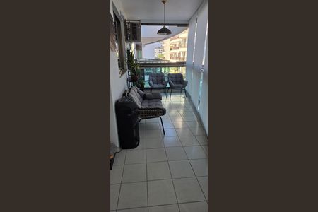 Apartamento à venda com 74m², 2 quartos e 1 vaga Apartamento à venda com 74m², 2 quartos e 1 vagaVaranda