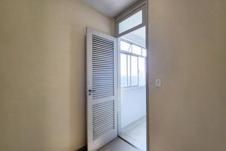Apartamento à venda com 65m², 2 quartos e 1 vaga Apartamento à venda com 65m², 2 quartos e 1 vagaQuarto de Serviço