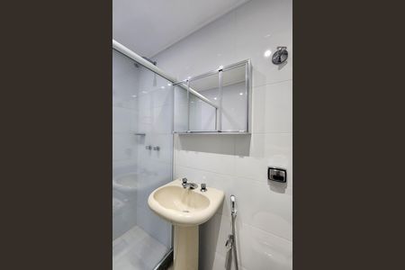Apartamento à venda com 65m², 2 quartos e 1 vaga Apartamento à venda com 65m², 2 quartos e 1 vagaBanheiro