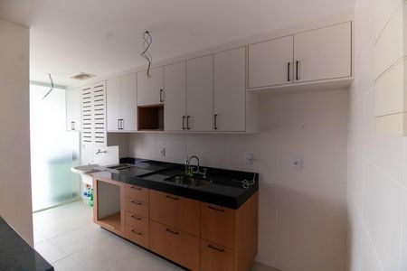 Apartamento para alugar com 96m², 2 quartos e 1 vaga Apartamento para alugar com 96m², 2 quartos e 1 vagaCozinha e Área de Serviço