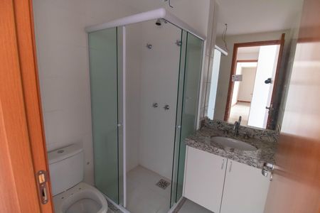 Apartamento para alugar com 96m², 2 quartos e 1 vaga Apartamento para alugar com 96m², 2 quartos e 1 vagaBanheiro da Suíte 2