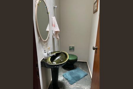 Casa à venda com 240m², 4 quartos e 3 vagasFoto 02