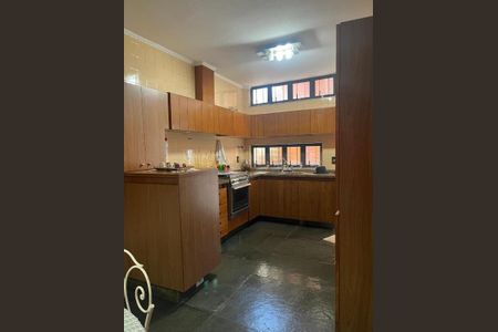 Casa à venda com 240m², 4 quartos e 3 vagasFoto 11