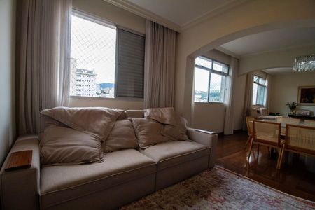 Apartamento à venda com 115m², 3 quartos e 2 vagas Apartamento à venda com 115m², 3 quartos e 2 vagasSala de Tv